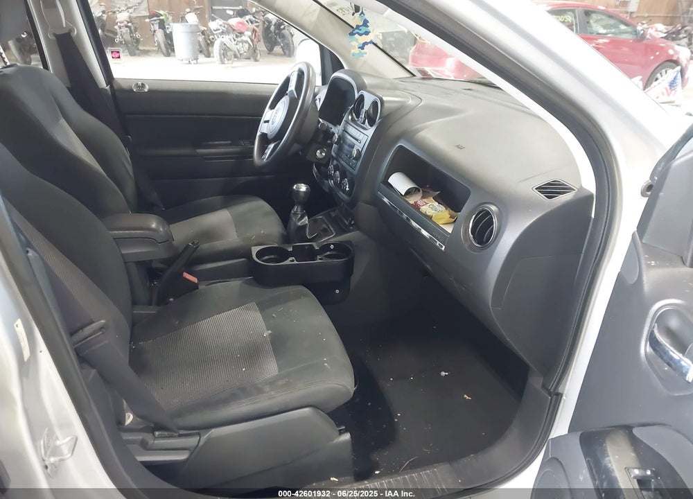 2011 JEEP COMPASS VIN: 1J4NF1FB5BD146211