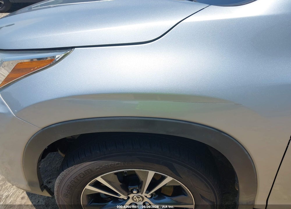2019 TOYOTA HIGHLANDER LE VIN: 5TDZARFH0KS061239