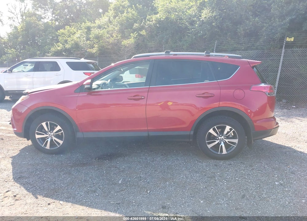 2017 TOYOTA RAV4 VIN: JTMRFREV8HJ123081