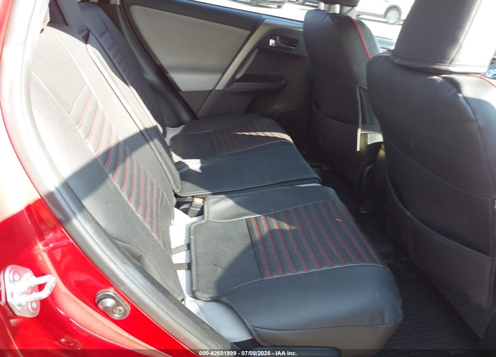 2017 TOYOTA RAV4 VIN: JTMRFREV8HJ123081