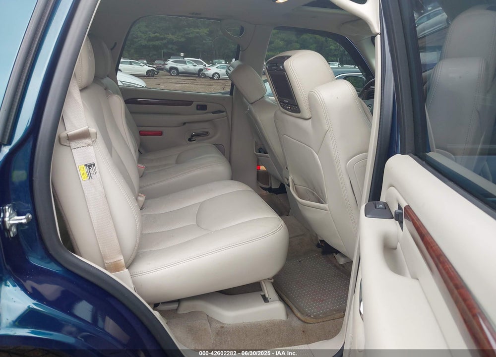 2005 CADILLAC ESCALADE STANDARD VIN: 1GYEK63N05R137527