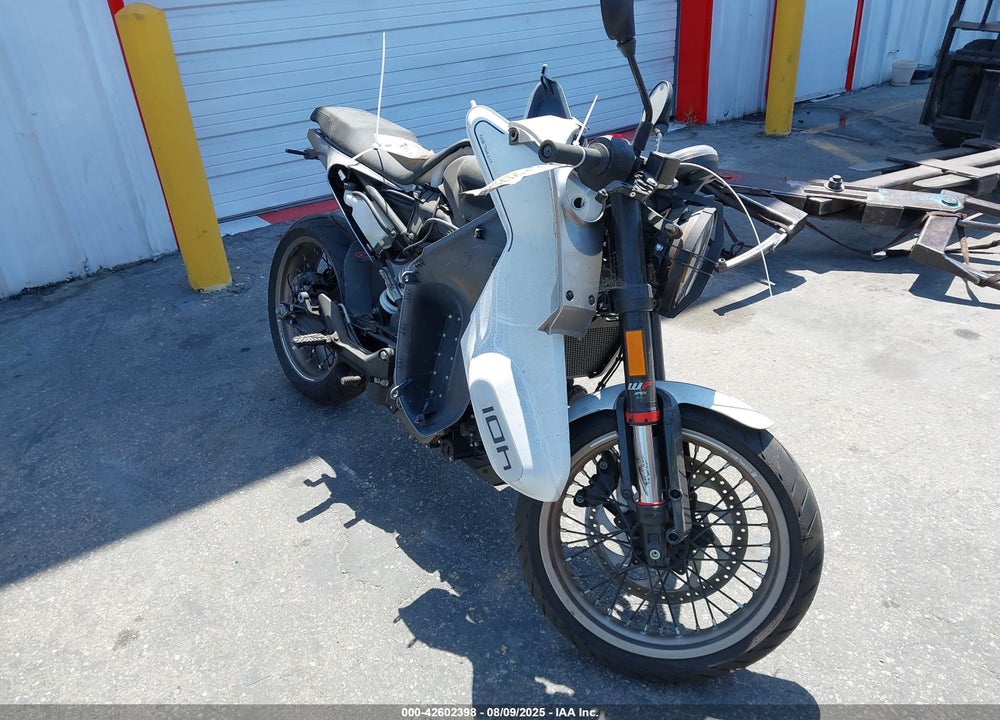 2023 HUSQVARNA VITPILEN 401/SVARTPILEN 401 VIN: MD2JUJ403PC223015