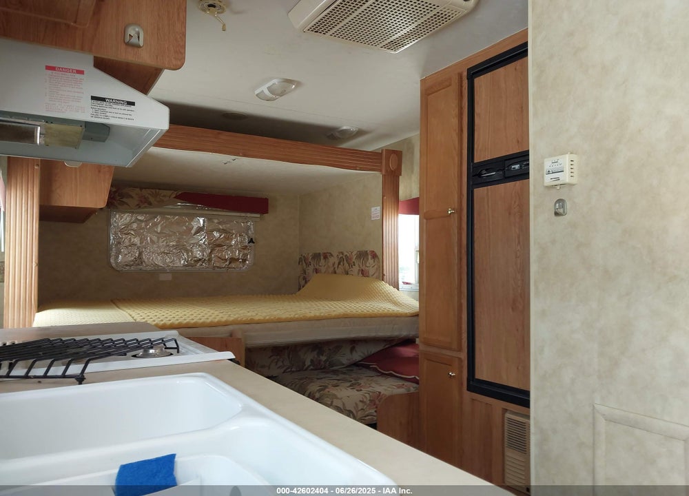 2006 JAYCO FEATHER LITE VIN: 1UJBJ02M261J40057