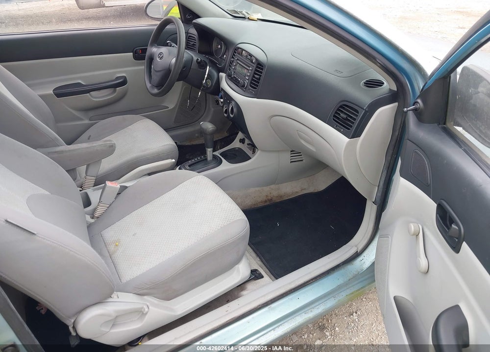 2008 HYUNDAI ACCENT VIN: KMHCM36C58U060246