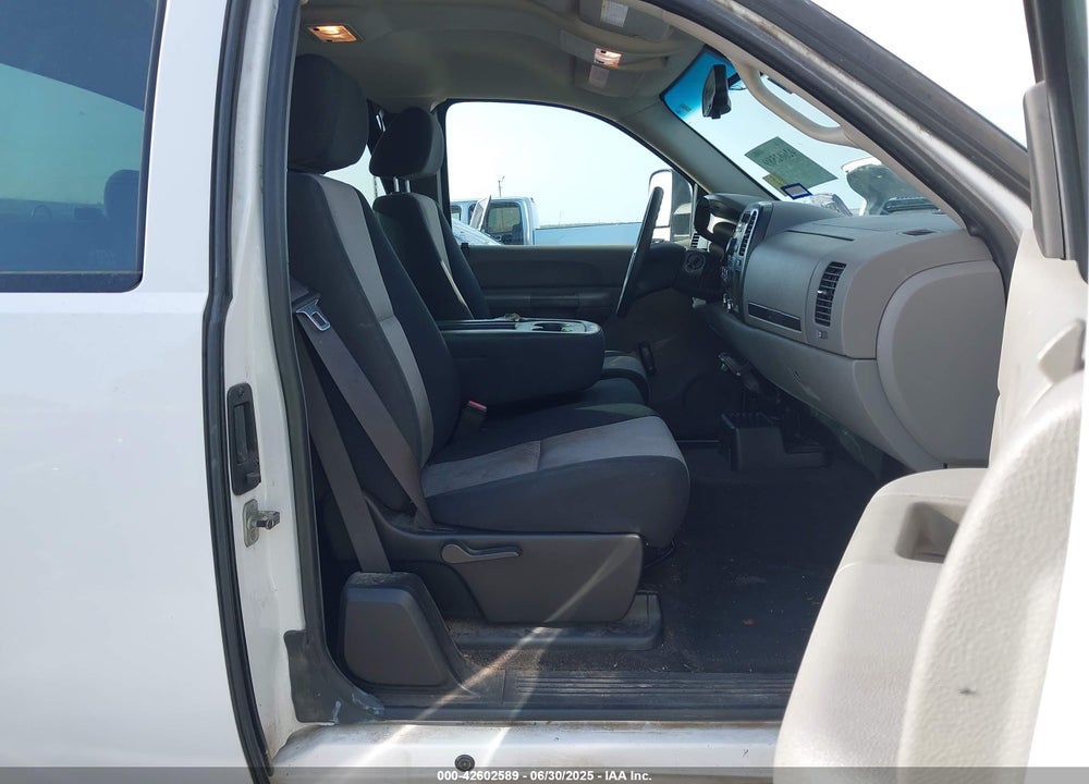 2007 CHEVROLET SILVERADO 2500HD WORK TRUCK VIN: 1GCHC29K27E547469