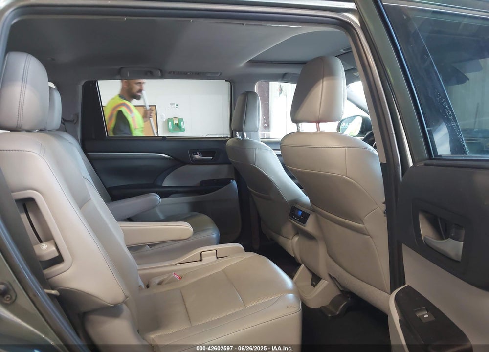 2019 TOYOTA HIGHLANDER VIN: 5TDDZRFH3KS917491