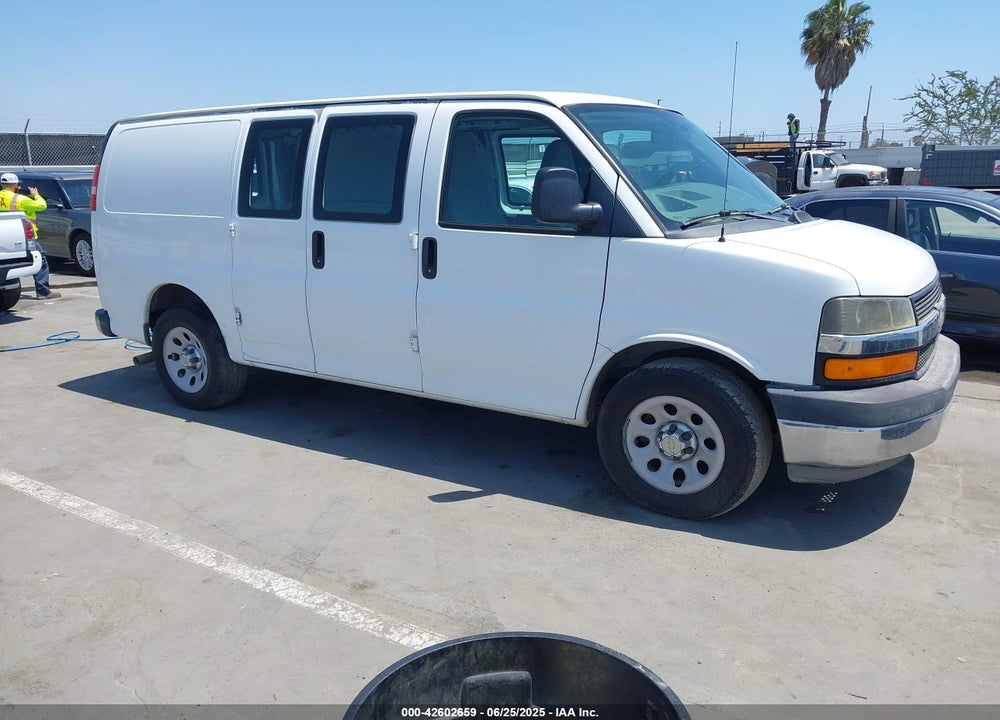 2014 CHEVROLET EXPRESS 1500 WORK VAN VIN: 1GCSGAFX6E1137637