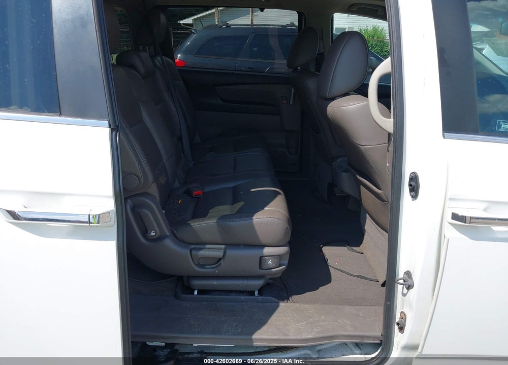 2011 HONDA ODYSSEY EX-L VIN: 5FNRL5H65BB104640