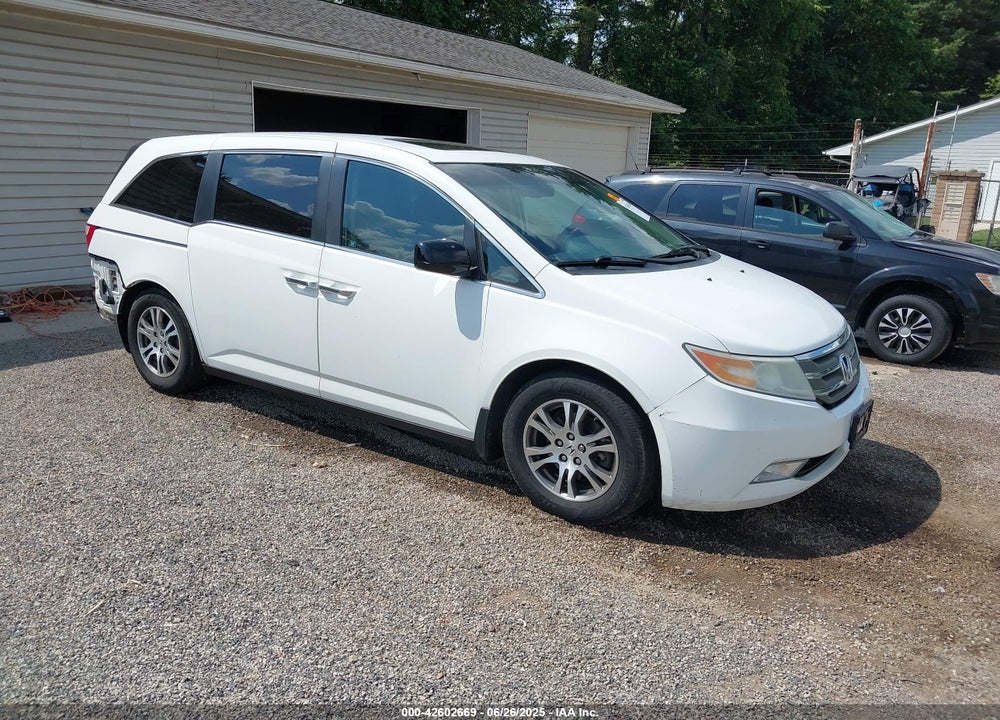 2011 HONDA ODYSSEY EX-L VIN: 5FNRL5H65BB104640