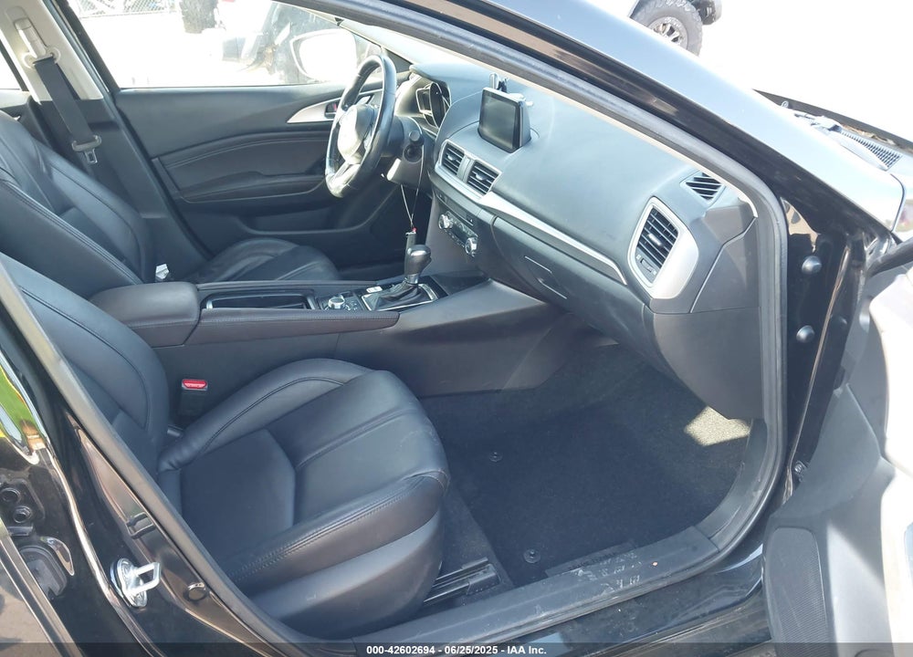 2018 MAZDA 3 VIN: 3MZBN1L39JM225650
