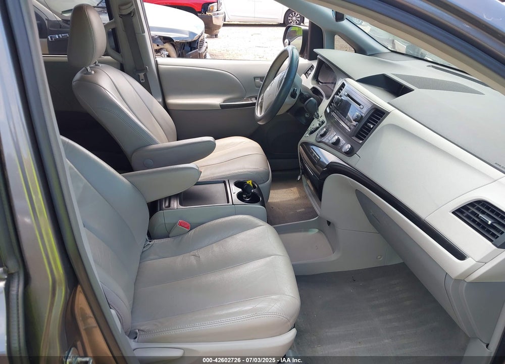 2011 TOYOTA SIENNA LE V6 VIN: 5TDKK3DC9BS004718