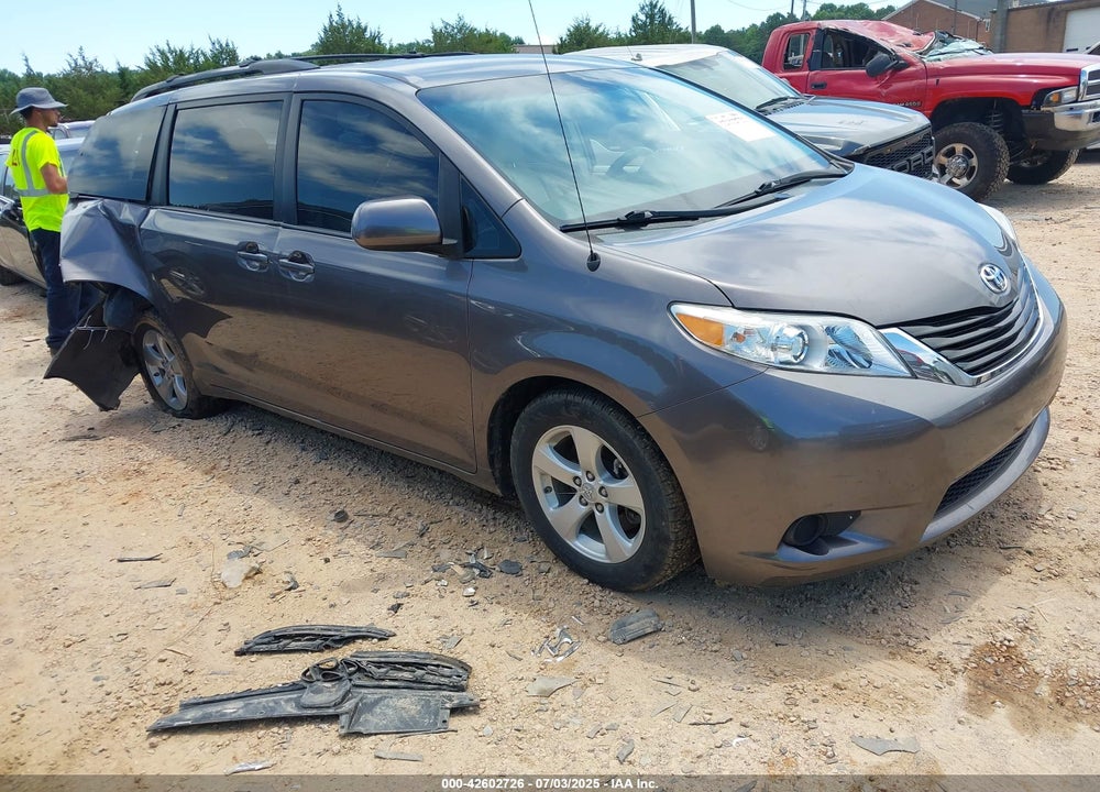 2011 TOYOTA SIENNA LE V6 VIN: 5TDKK3DC9BS004718