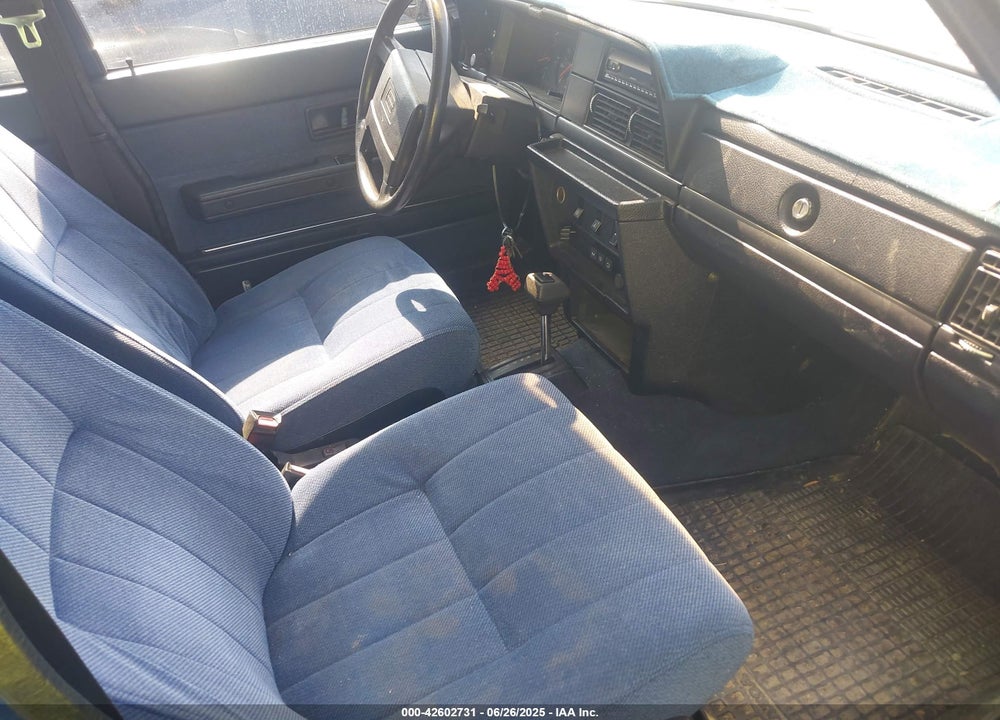 1991 VOLVO 240 VIN: YV1AA8843M1456950