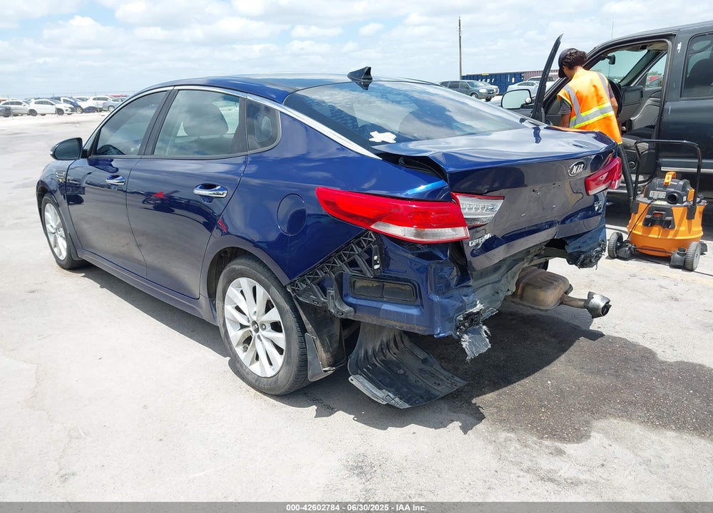 2016 KIA OPTIMA VIN: 5XXGU4L30GG063656