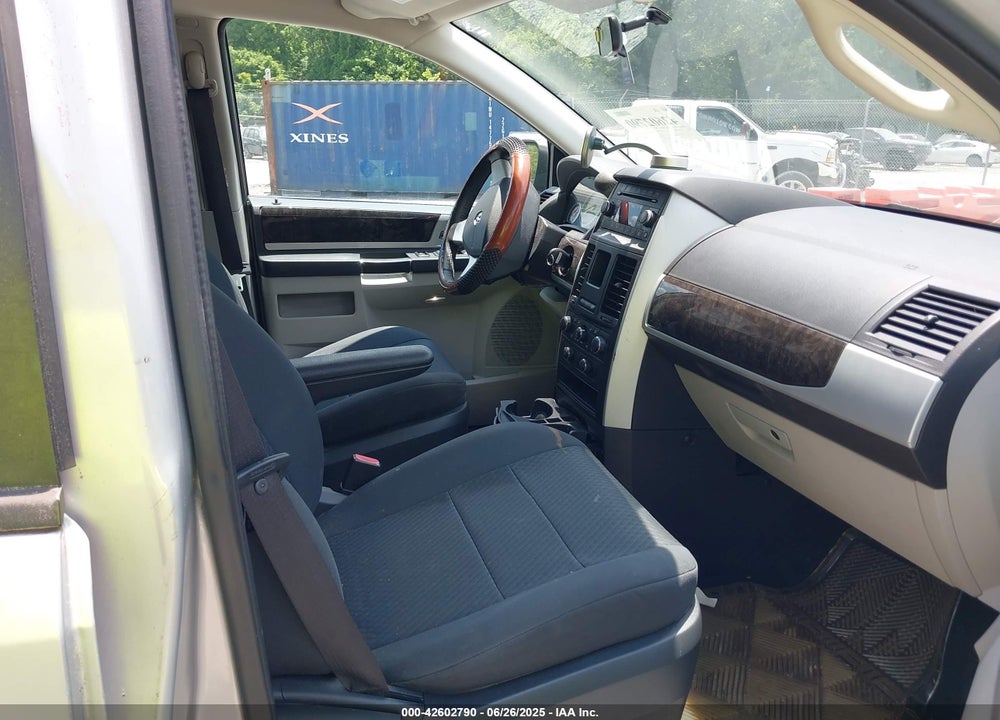 2010 DODGE GRAND CARAVAN SXT VIN: 2D4RN5D13AR367719