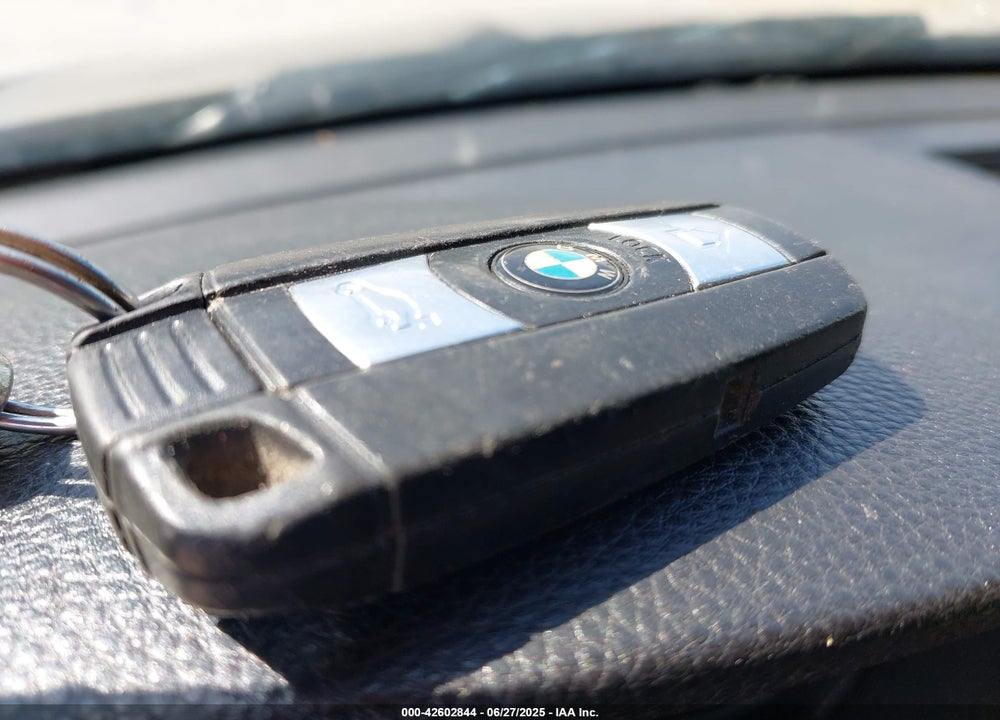2011 BMW 328 XI VIN: WBAPK7G5XBNN77771
