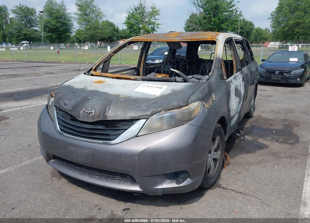 2011 TOYOTA SIENNA VIN: 5TDKK3DC8BS009103