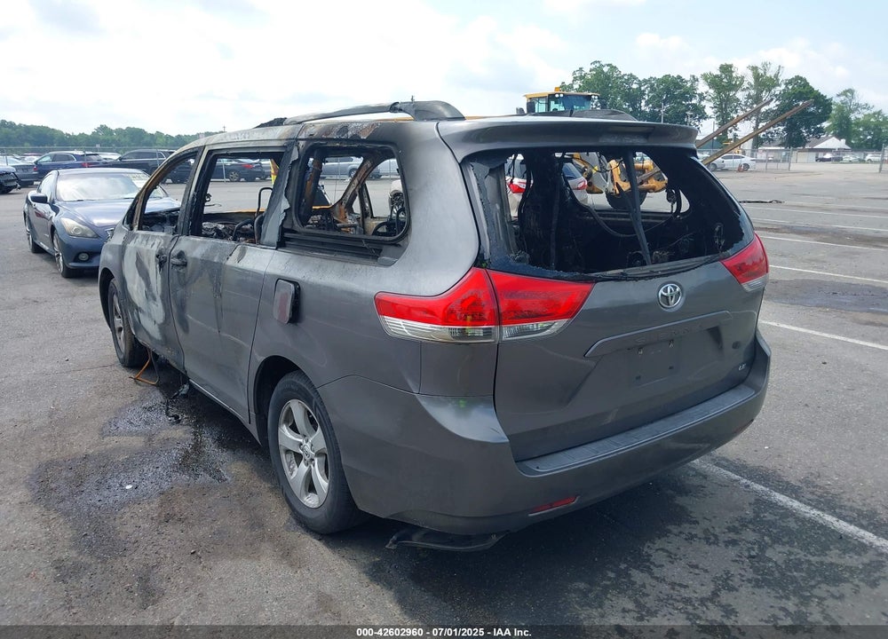 2011 TOYOTA SIENNA VIN: 5TDKK3DC8BS009103