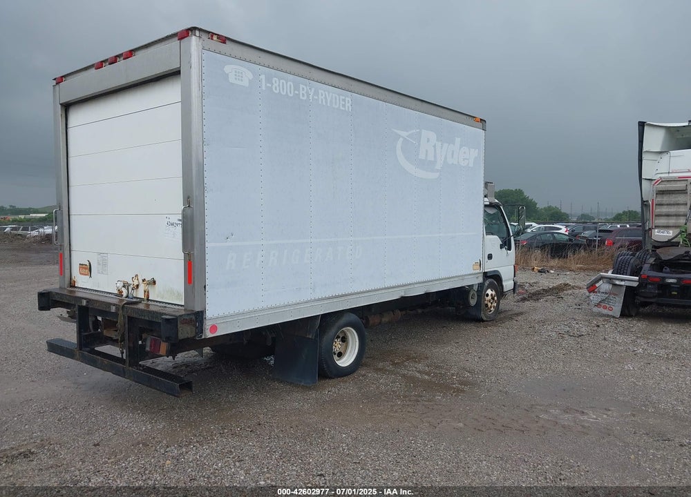 2001 ISUZU NPR VIN: JALC4B14817000334