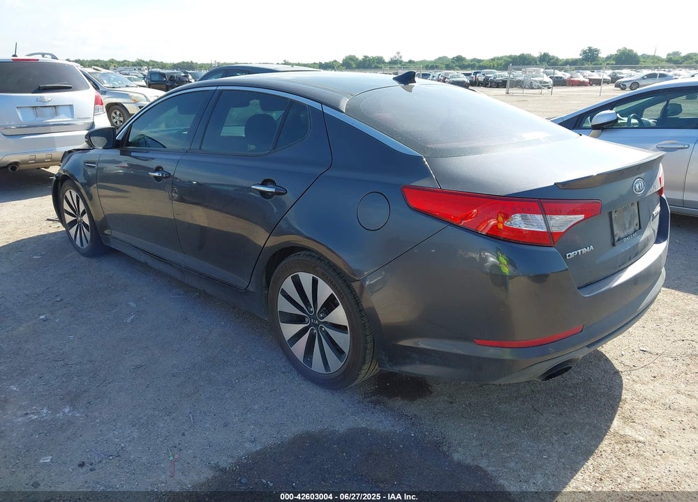 2011 KIA OPTIMA VIN: KNAGR4A64B5112947