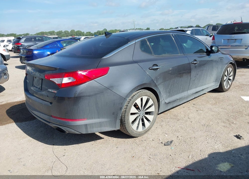 2011 KIA OPTIMA VIN: KNAGR4A64B5112947
