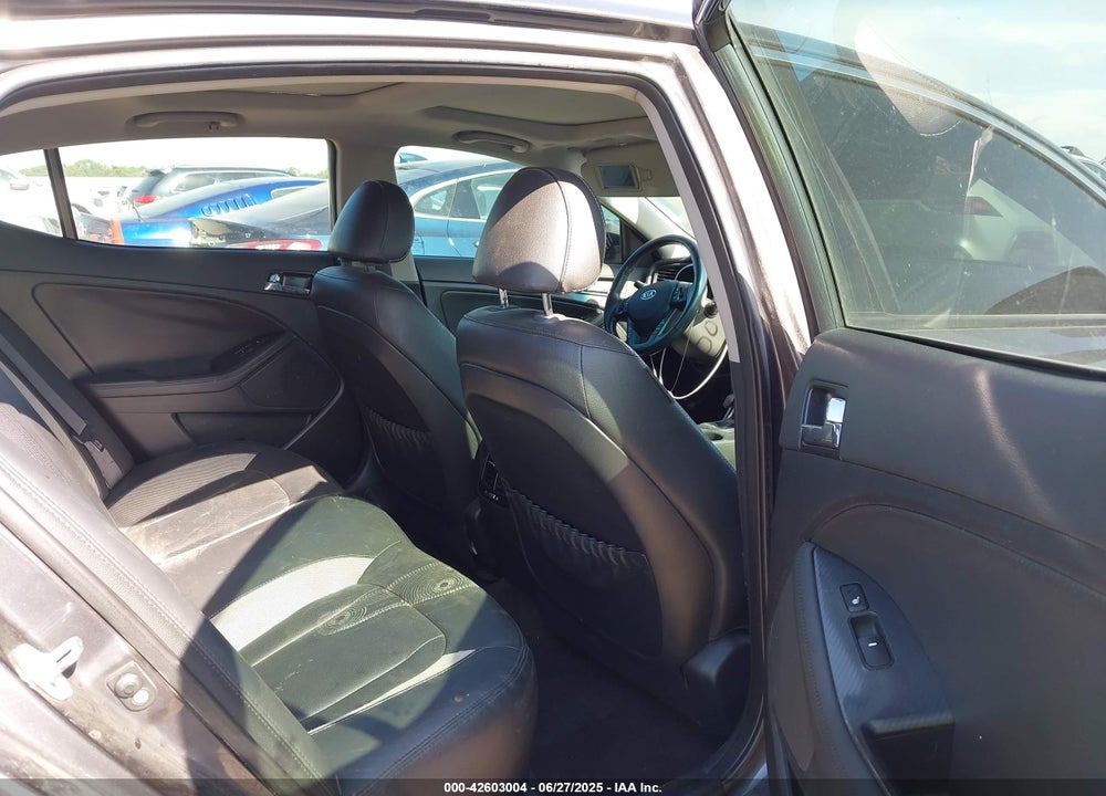 2011 KIA OPTIMA VIN: KNAGR4A64B5112947