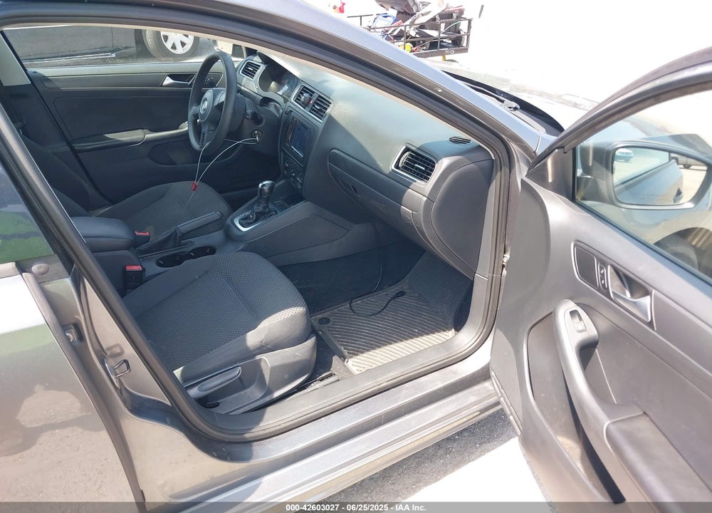 2014 VOLKSWAGEN JETTA VIN: 3VW2K7AJ2EM328671