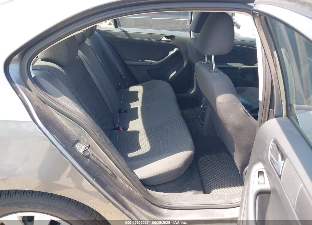 2014 VOLKSWAGEN JETTA VIN: 3VW2K7AJ2EM328671
