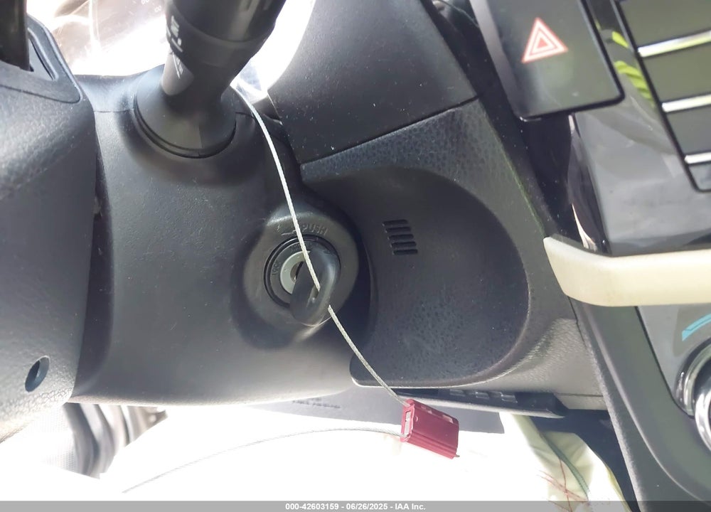 2014 TOYOTA COROLLA LE VIN: 5YFBURHE9EP096628