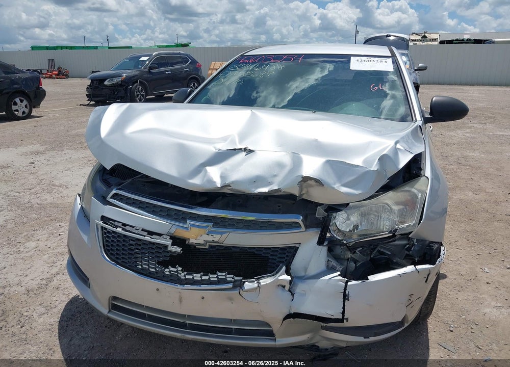 2014 CHEVROLET CRUZE VIN: 1G1PA5SH4E7483687