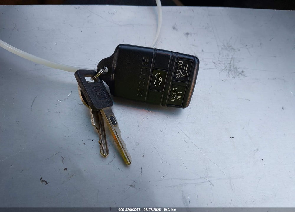 1996 BUICK ROADMASTER VIN: 1G4BN52P4TR405906