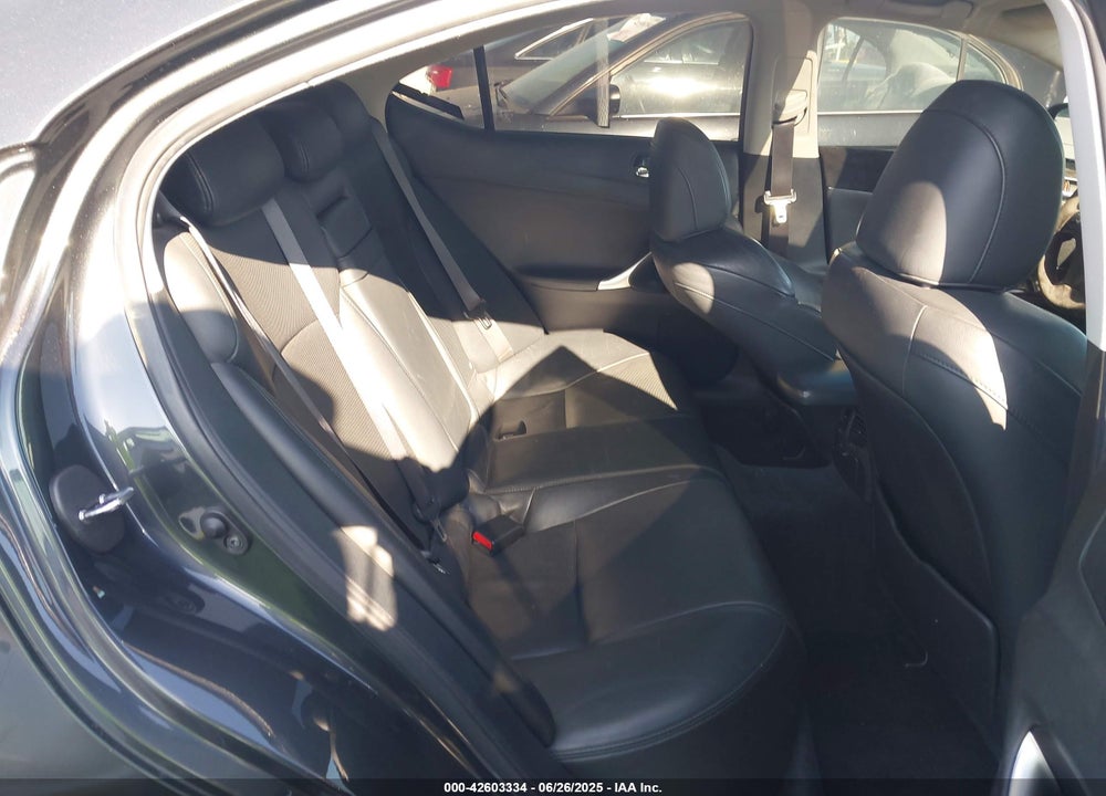 2006 LEXUS IS 350 VIN: JTHBE262165010836