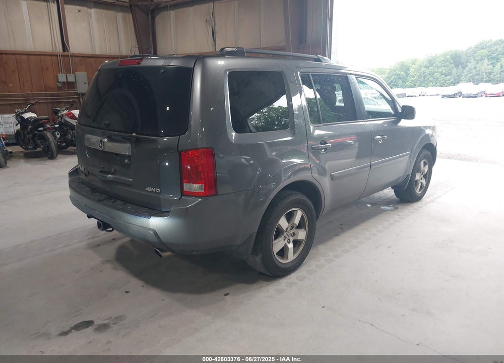 2011 HONDA PILOT EX-L VIN: 5FNYF4H59BB038341