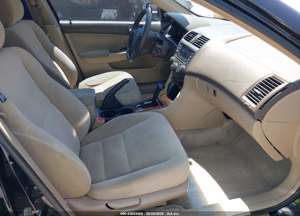 2004 HONDA ACCORD 2.4 EX VIN: 1HGCM56784A012028