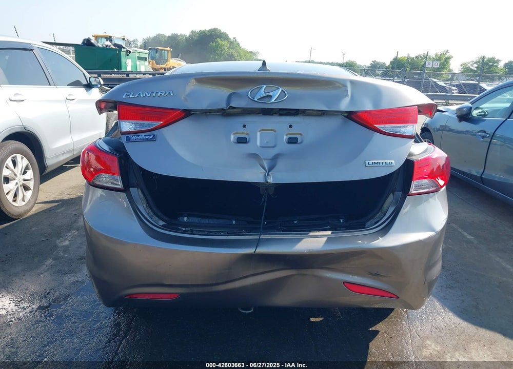 2013 HYUNDAI ELANTRA VIN: 5NPDH4AE5DH173601