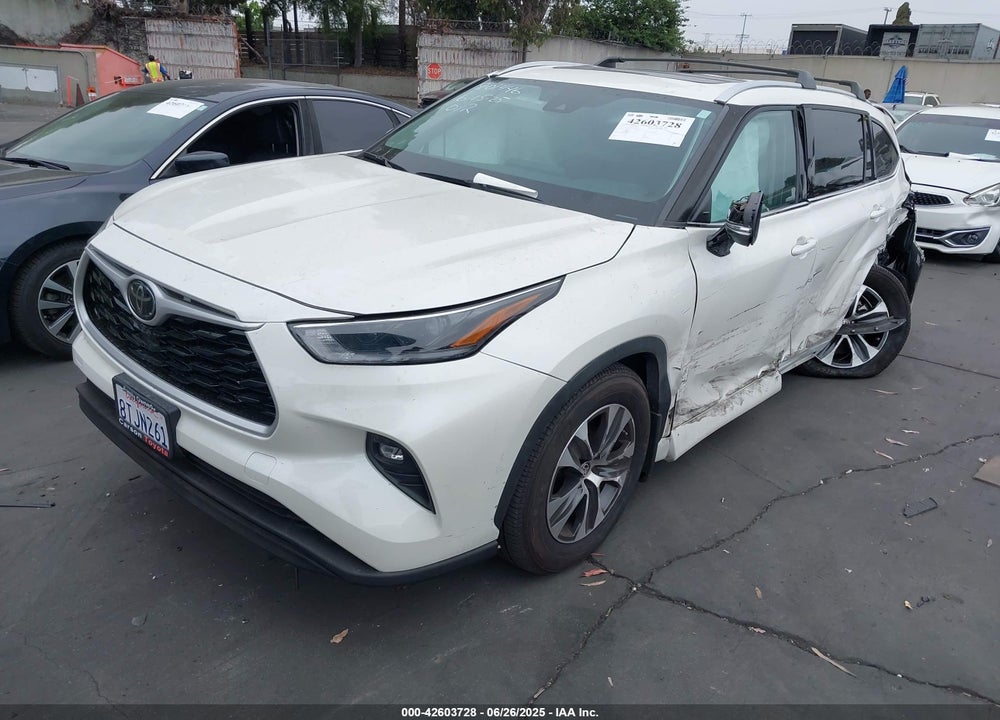 2021 TOYOTA HIGHLANDER XLE VIN: 5TDHZRAH9MS515101