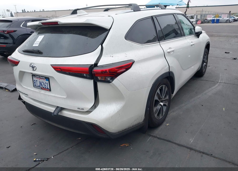 2021 TOYOTA HIGHLANDER XLE VIN: 5TDHZRAH9MS515101