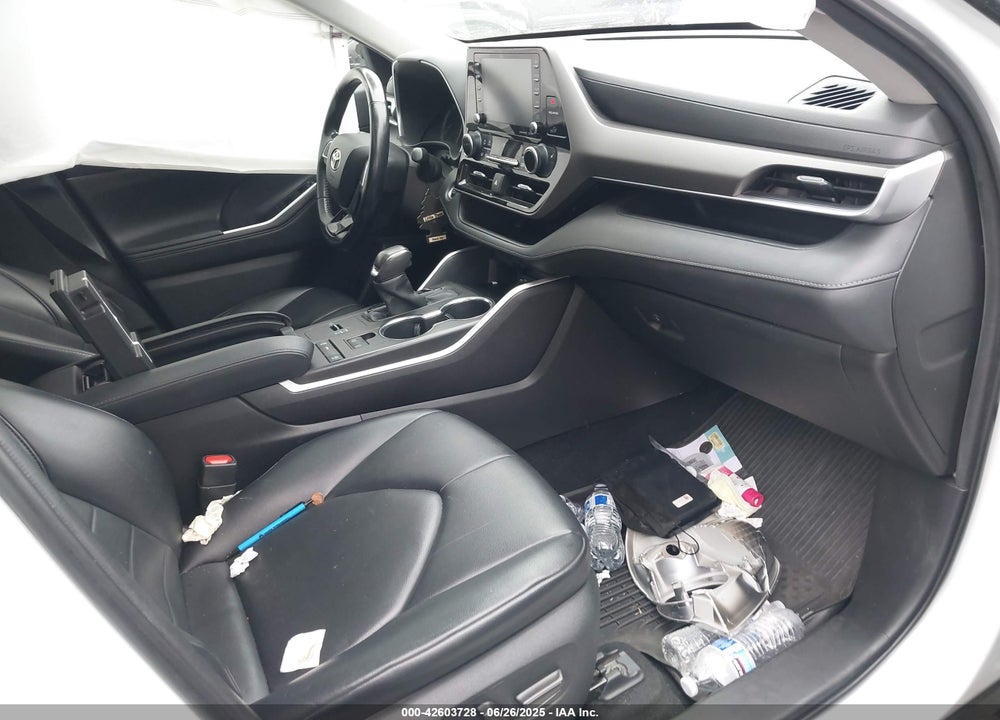 2021 TOYOTA HIGHLANDER XLE VIN: 5TDHZRAH9MS515101