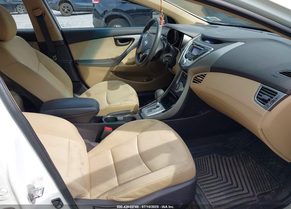 2011 HYUNDAI ELANTRA VIN: 5NPDH4AE5BH049664
