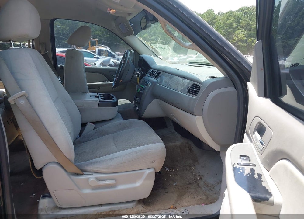 2008 CHEVROLET TAHOE VIN: 1GNFC13C58R105676
