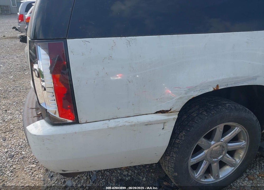 2007 GMC YUKON XL 1500 VIN: 1GKFK668X7J263450