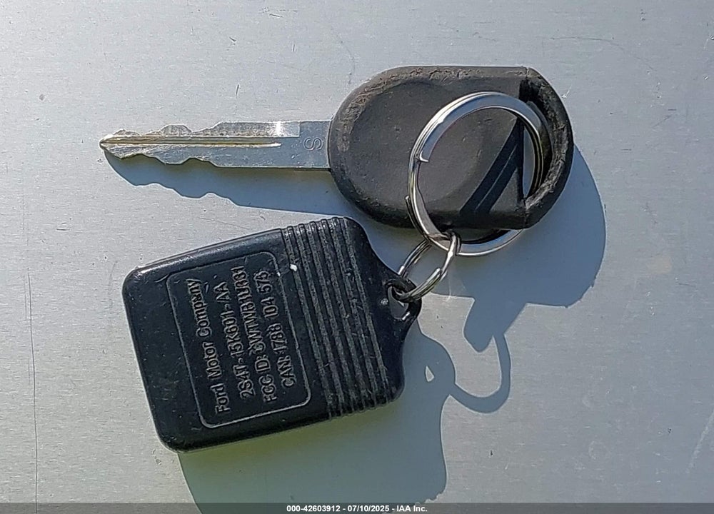 2005 FORD MUSTANG VIN: 1ZVFT84N555231280