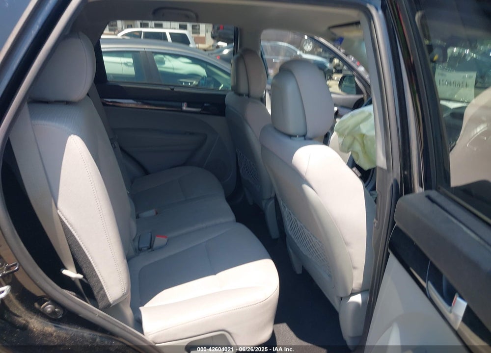2015 KIA SORENTO VIN: 5XYKT3A68FG565703