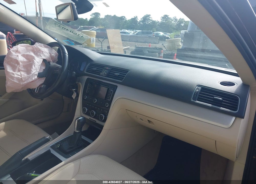2012 VOLKSWAGEN PASSAT 2.5L SE VIN: 1VWBP7A33CC043835