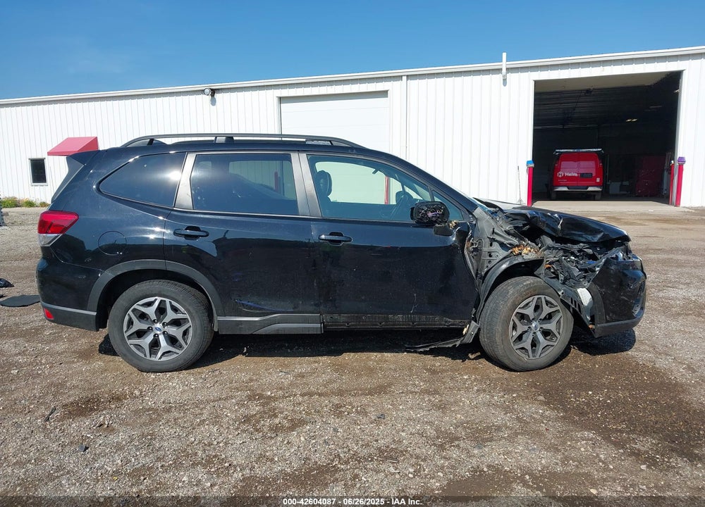 2020 SUBARU FORESTER VIN: JF2SKAJC1LH424456
