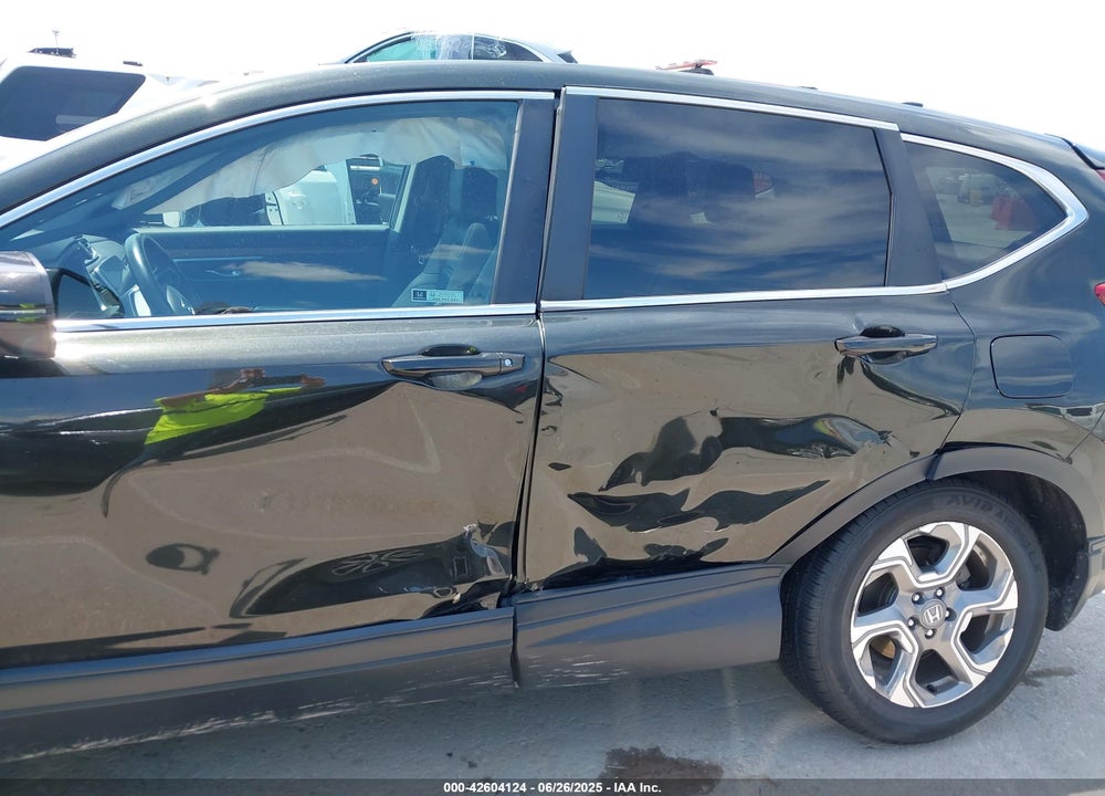 2018 HONDA CR-V VIN: 7FARW2H87JE045052