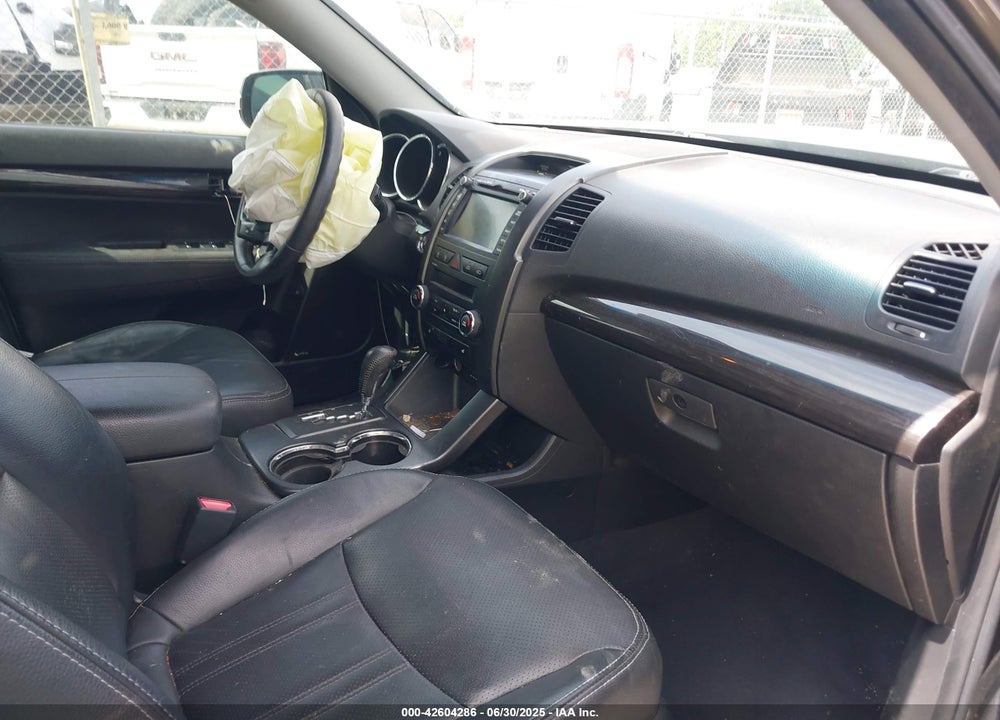 2012 KIA SORENTO VIN: 5XYKU4A69CG276943