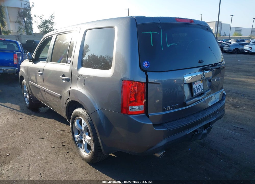 2015 HONDA PILOT EX VIN: 5FNYF3H47FB003336