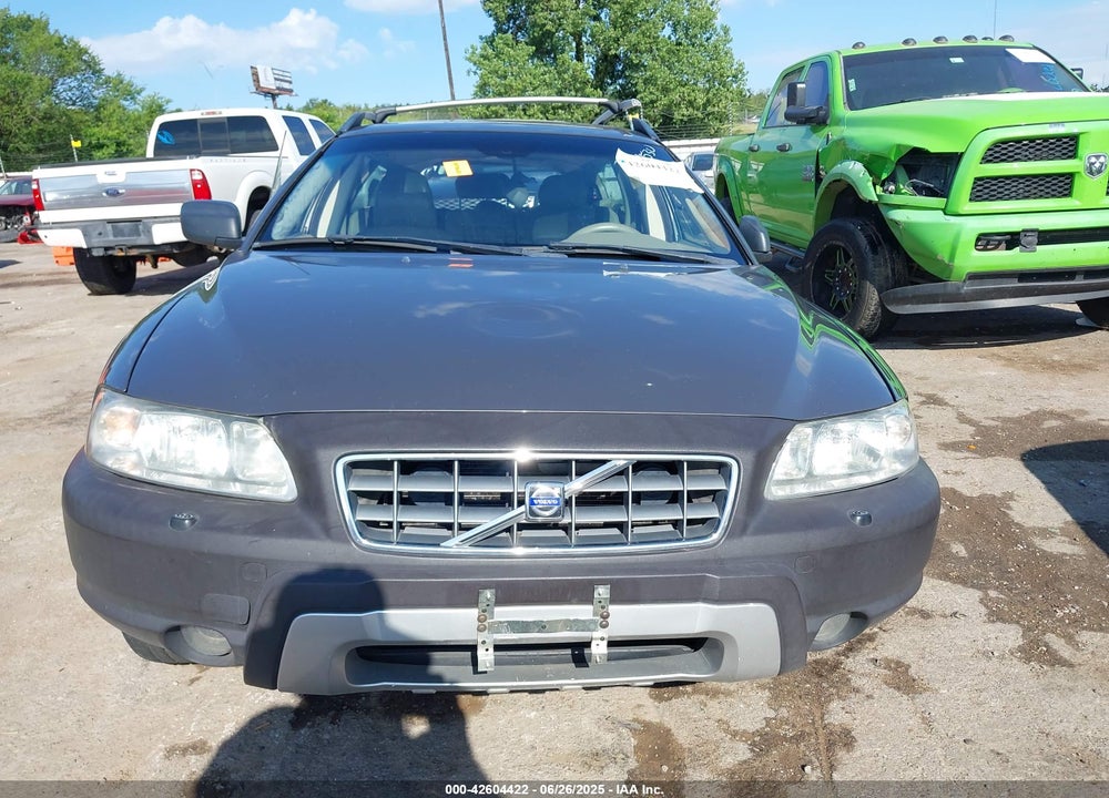 2005 VOLVO XC70 2.5T AWD VIN: YV1SZ592851201530