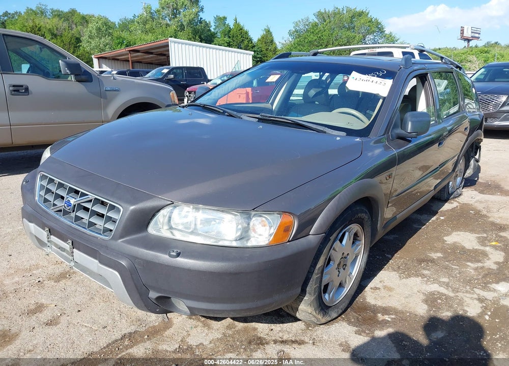 2005 VOLVO XC70 2.5T AWD VIN: YV1SZ592851201530